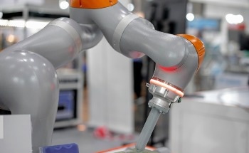 Robots in the Lab: Cobots