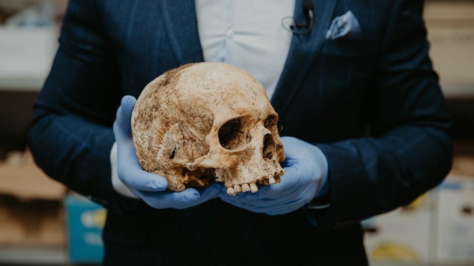 An international research team led by Lund University in Sweden has created a method that can precisely date up to ten thousand-year-old human remains by examining DNA with the use of artificial intelligence (AI).